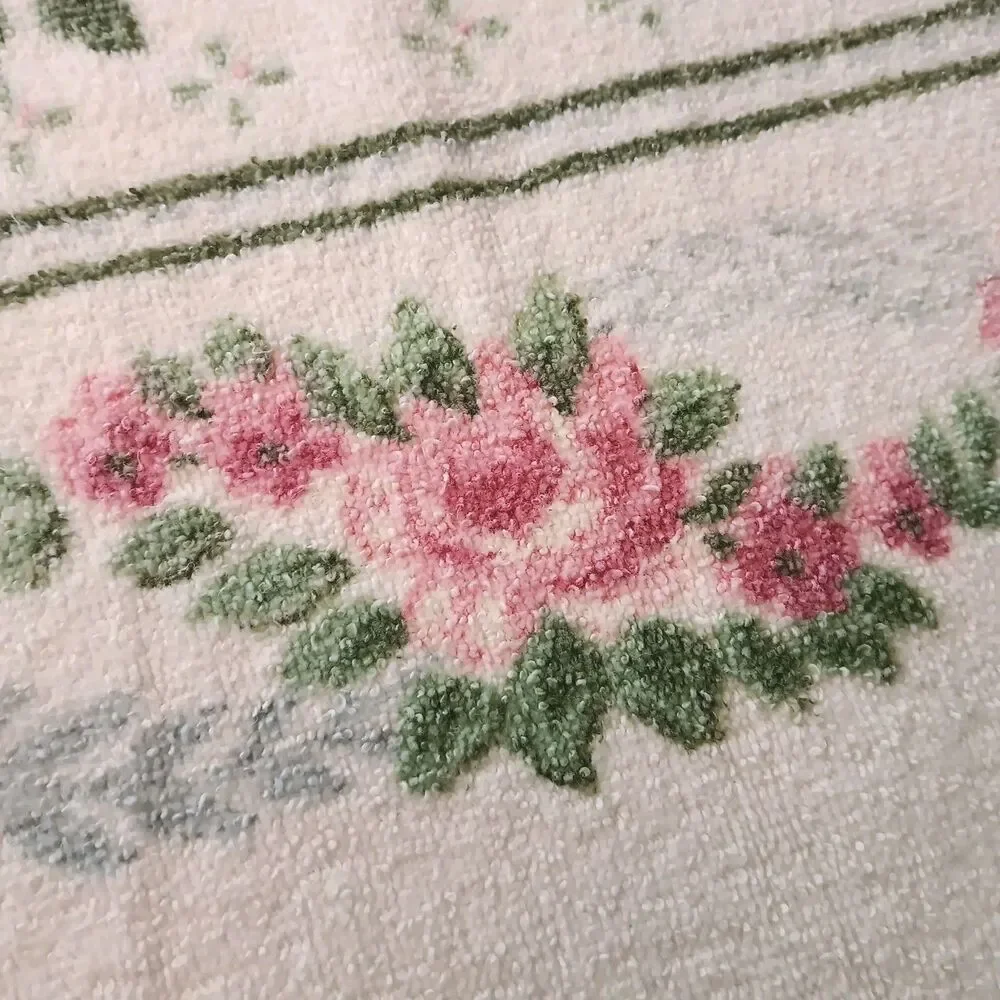 VTG Set Of 2 White & Pink Flowers Floral Towel Tastemaker by JP Stevens 24 x 16